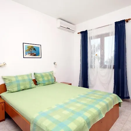 Apartment By The Sea Sveta Nedilja, Hvar - 110 Sveta Nedelja (Hvar)